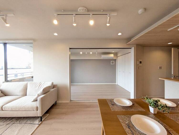 居間 豊かな居住性と、安心感を満たすクオリティが見事に調和した住空間。