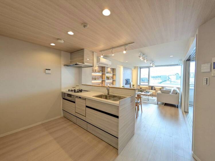 居間 快適に過ごす毎日を求めて、暮らしの中でご自身の「マイホーム」に創り上げてください。