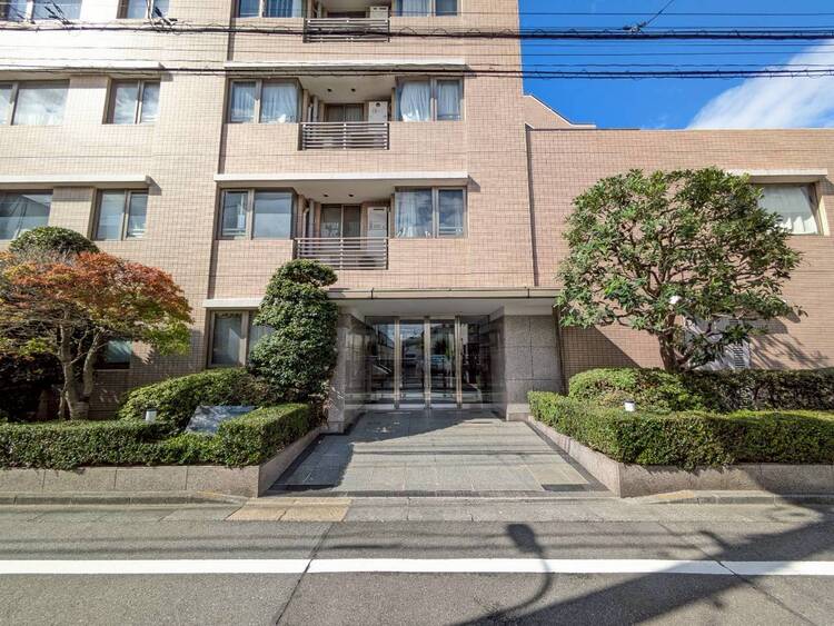 外観 資料には掲載していない情報が、現地にはたくさんあります。是非一度、現地をご確認ください。