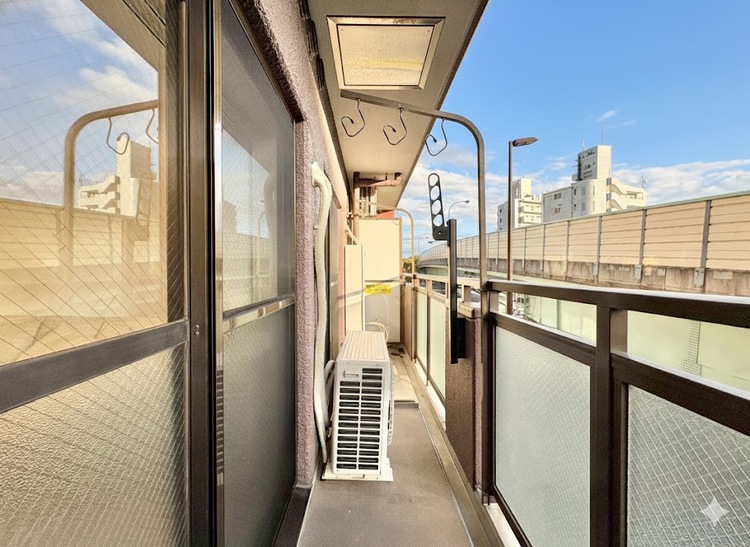 バルコニー 暮らしの中で、光と風を演出してくれるバルコニー。