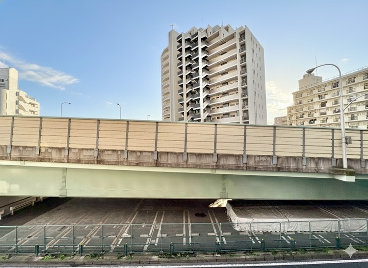 バルコニー 頬をなでる、優しい風を感じることが出来ます。