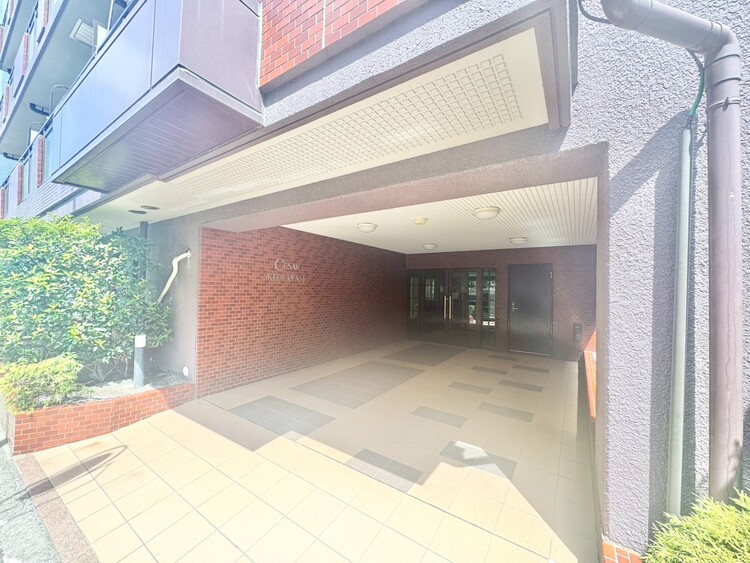 エントランス 外と内をつなぐエントランスは、まさに顔となる場所。