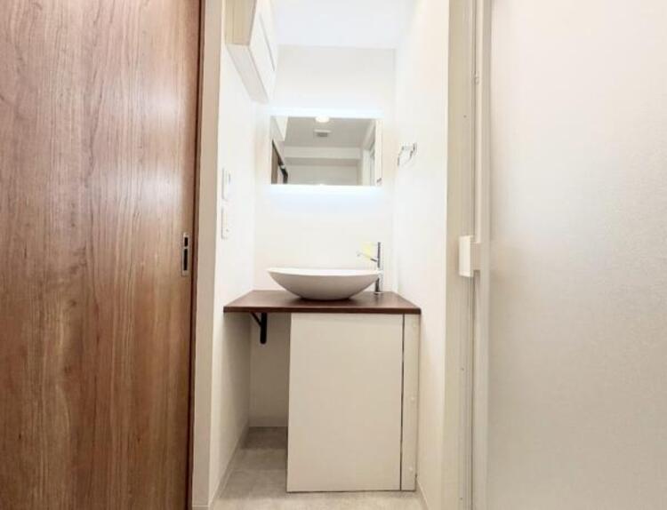 洗面 清潔感と機能性を備え一日の始まりと終わりを心地よく演出してくれるパウダールームです。（2025.11.14撮影）