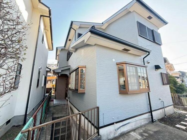 外観 爽やかな青空の下に贅沢なほどに降り注ぐ陽光、豊かな居住性とクオリティが見事に調和した住空間は、住まうことの喜びを感じさせてくれます。