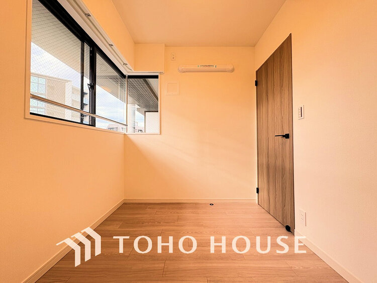 内装 シンプルですっきりとした室内は飽きのこない居心地の良い雰囲気