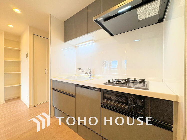 キッチン シンプルな部屋の雰囲気に溶け合うナチュラルキッチン