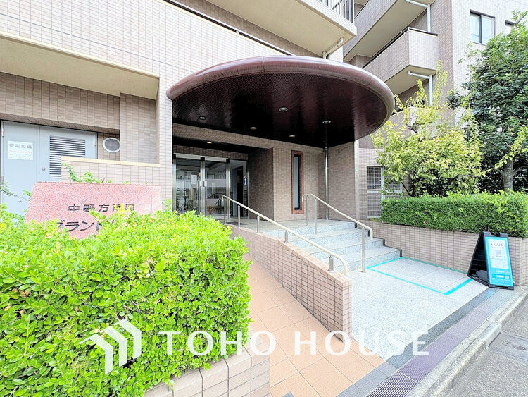 エントランス エントランス