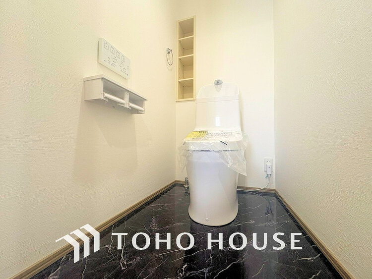 トイレ トイレには快適な温水洗浄便座付