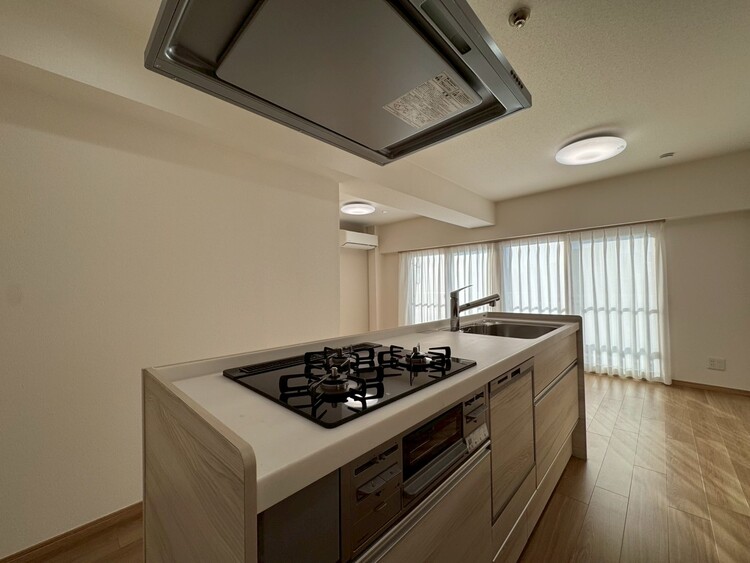 その他 開放感のあるキッチンスペース。調理をしながら、会話も弾みそうですね。