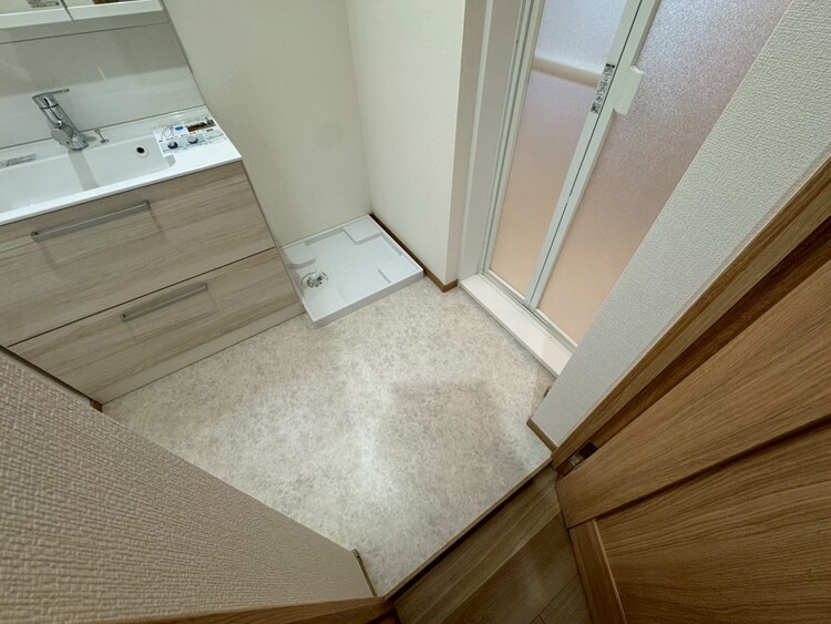 その他 十分な広さの脱衣所。