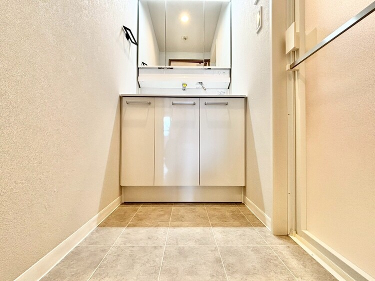 その他 十分な広さの脱衣所。