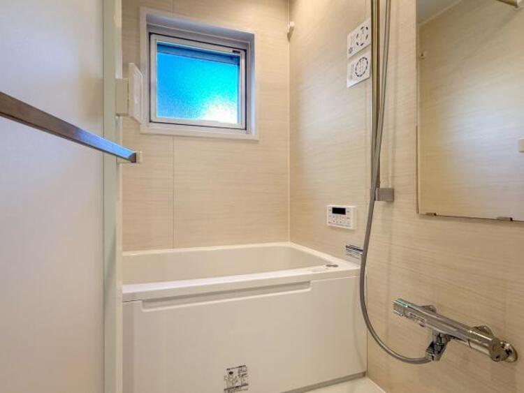 風呂 高級感を演出する内装。くつろぎのスペースにも、癒しのスペースにもなる心休まる空間です。