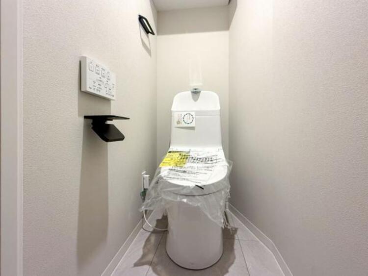 トイレ 清潔感溢れるトイレ。落ち着いた空間で安らぎのひとときをお過ごしいただけます。