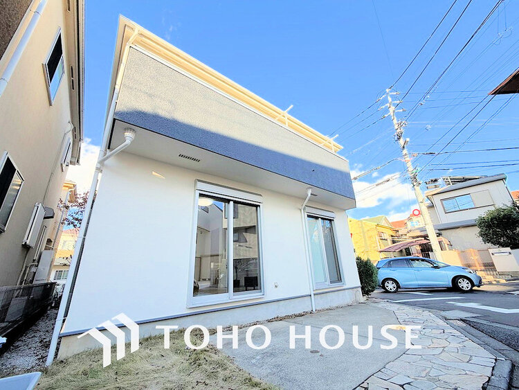 外観 〜東南角地のため陽当たり良好〜全居室2面採光の明るい4LDK〜新規リフォーム住戸〜