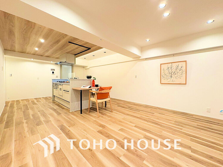 内装 シンプルな内装は落ち着きのある空間・ゆったりとした家族とのひとときを過ごせます