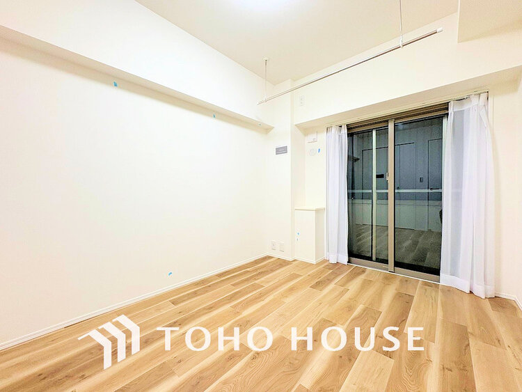 内装 採光もある洋室は、くつろぎのひと時を過ごすのにぴったり