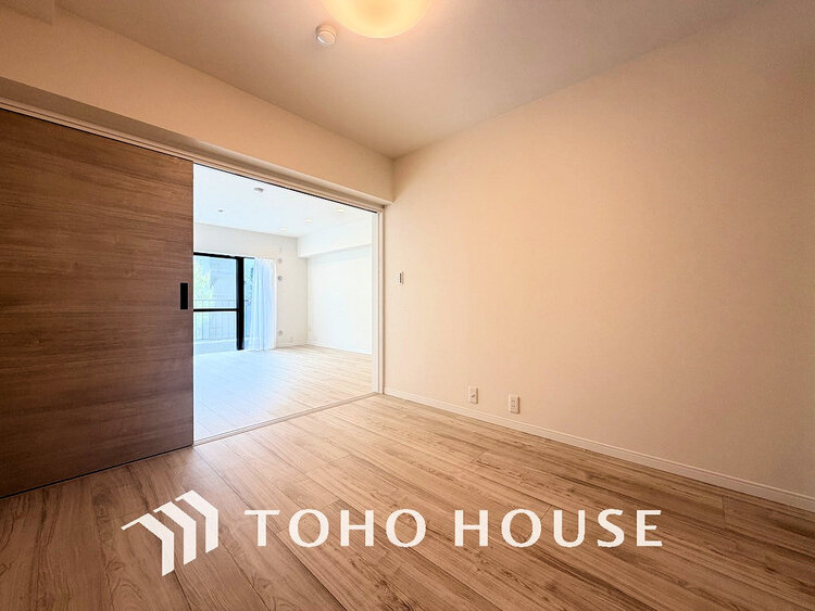 内装 1日の疲れを癒し、心地よく寛げるようゆったりとした広さをしています