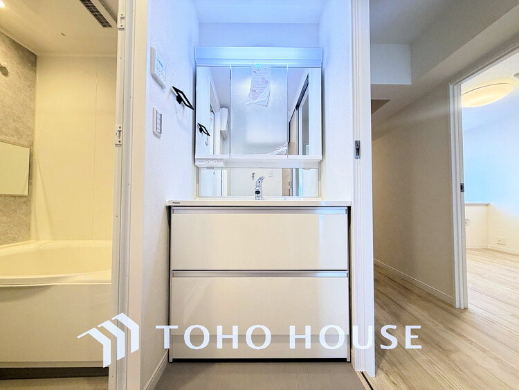 洗面 大きな洗面鏡付き、朝の身支度も楽しくなりますね