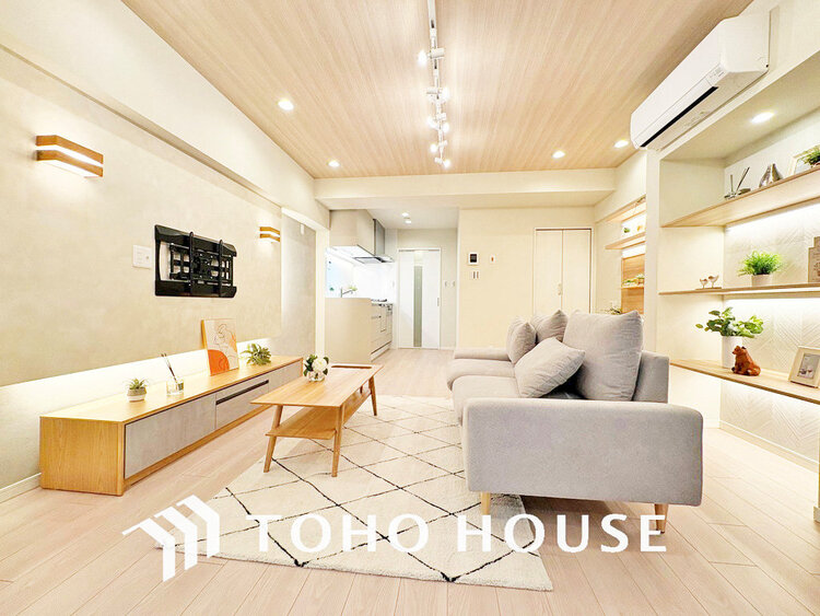 内装 上質な時間を育む暮らしのメインステージ。寛ぎとコミュニケーションを育む居心地のよい場所