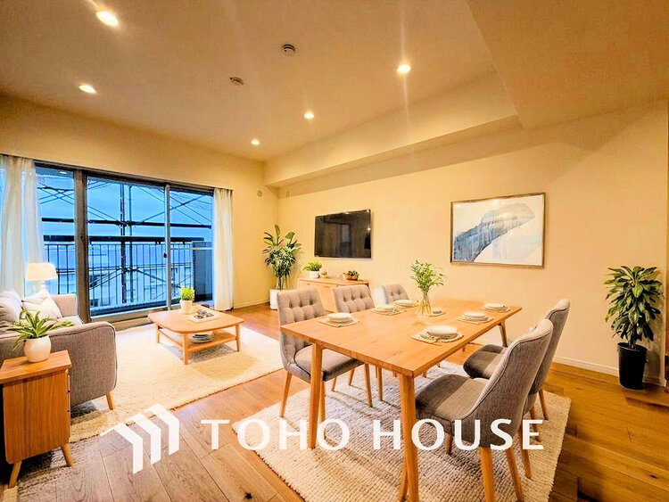 内装 明るいLDKは自然と家族が集まるコミュニケーションの場所に（家具はすべてCGです）