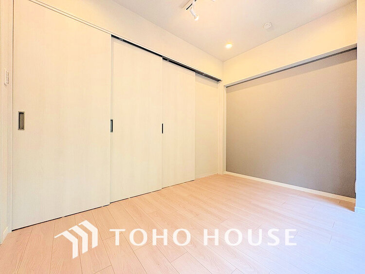 内装 シンプルですっきりとした室内は飽きのこない居心地の良い雰囲気