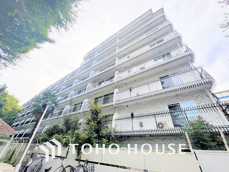 外観 〜人気の「麻布十番」駅徒歩3分の好立地〜新規リノベーション済の嬉しい家具付き1LDKです〜