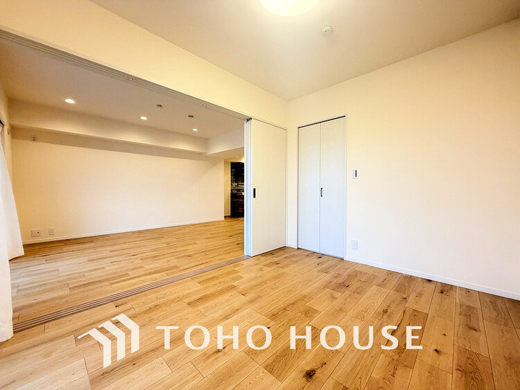 内装 1日の疲れを癒し、心地よく寛げるようゆったりとした広さをしています