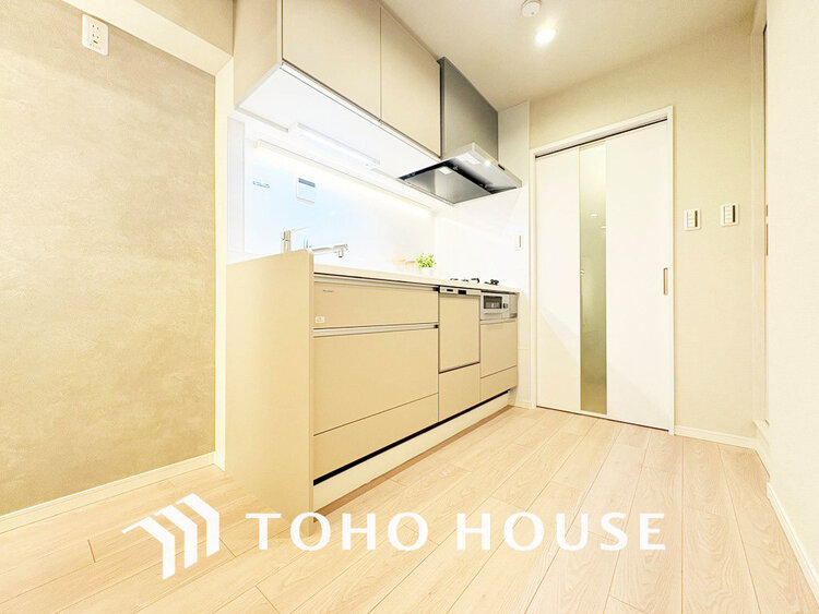 キッチン シンプルな部屋の雰囲気に溶け合うナチュラルキッチン