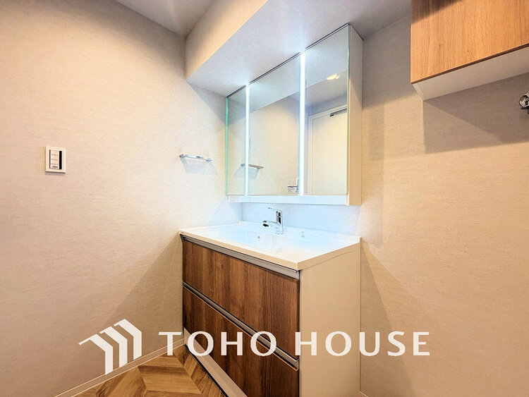 洗面 大きな洗面鏡付き、朝の身支度も楽しくなりますね