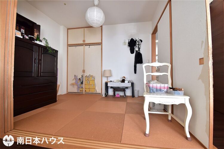 内装 【和室】約5.1帖の和室です！客間やお子様の遊び場としても活躍できるお部屋です♪