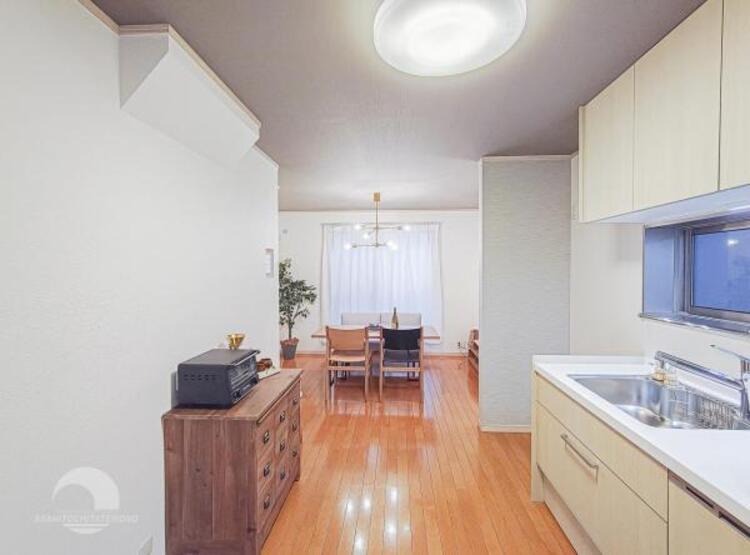 キッチン 【キッチン】リビングダイニングが見渡せるカウンターキッチン！　お料理をする人も開放感が心地いいです。 