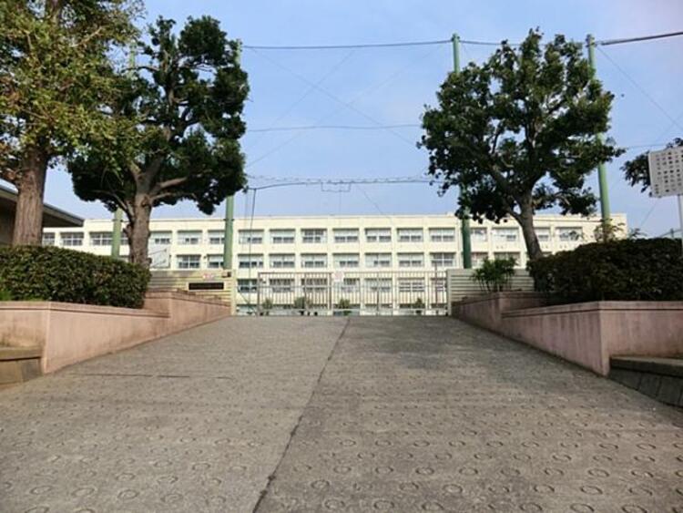 周辺 横浜市立川井小学校まで約720ｍ