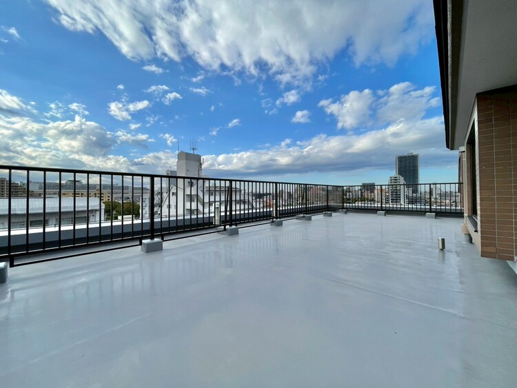 バルコニー 暮らしの中で、光と風を演出してくれるバルコニー。