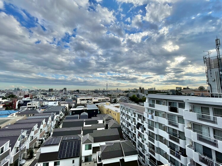 バルコニー 頬をなでる、優しい風を感じることが出来ます。