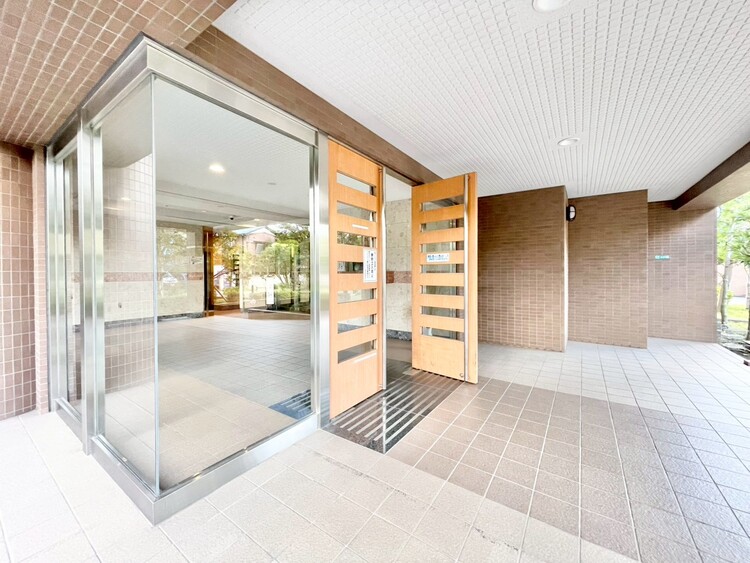 エントランス 外と内をつなぐエントランスは、まさに顔となる場所。