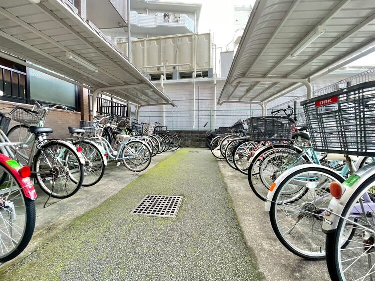 その他 きちんと整備された駐輪場。住む方の心遣いが感じられます。
