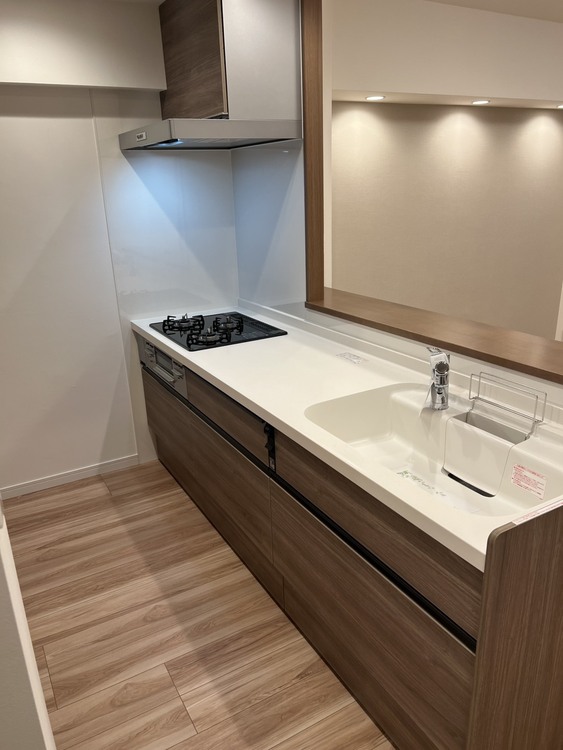 キッチン スマートな意匠と充実の機能を備えたキッチンが、暮らしにおいしい彩りを添えます。