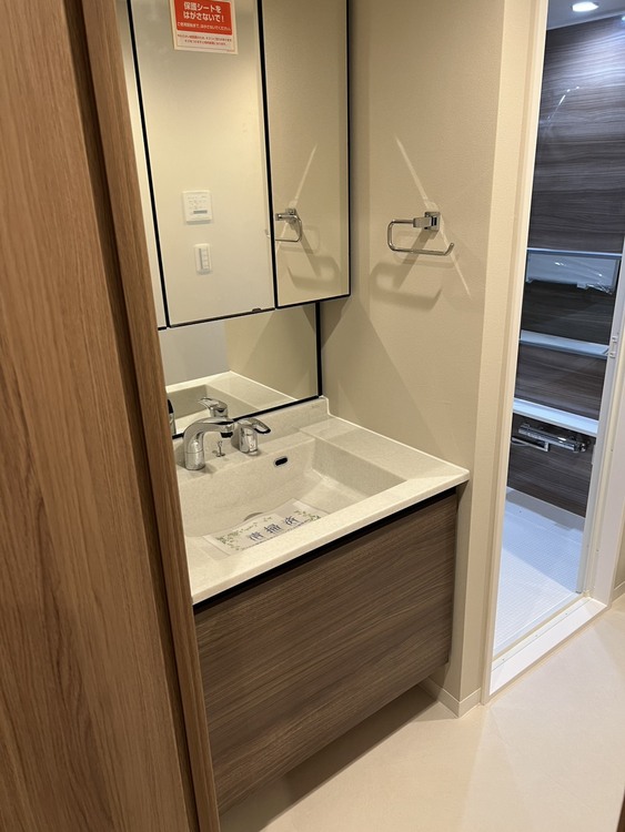 洗面 何かと物が増える場所だからこそ、スッキリと見映えの良い空間に。