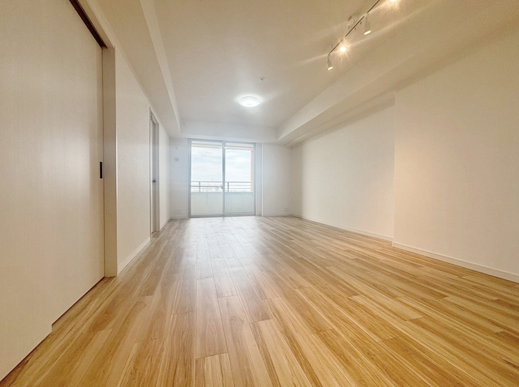 居間 飾り過ぎないシンプルな内装と偏り過ぎないデザインで統一しました。