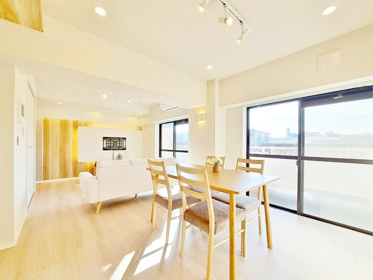 居間 「空間が織り成すひとつ先の住み心地」を演出します。