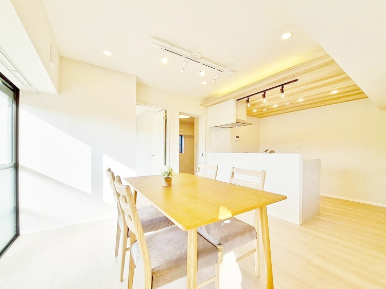 居間 過ごす時間が、たくさんの思い出として紡がれていく場所。