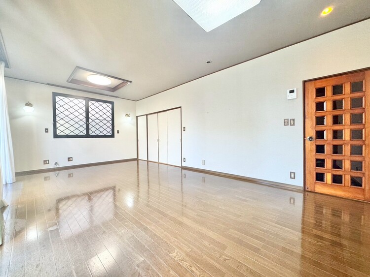 居間 居心地の良い空気感は、暮らしのステージを彩り、心からのやすらぎと満足感を与えてくれます。