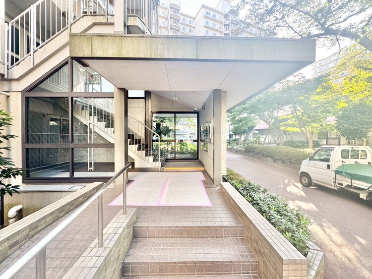 エントランス 外と内をつなぐエントランスは、まさに顔となる場所。