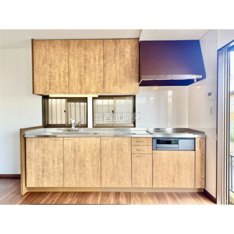 キッチン お子様と一緒に料理もできるゆったりとしたキッチンです