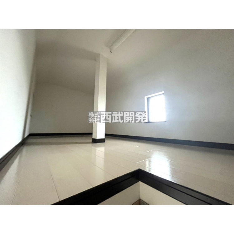 収納 小屋裏収納付