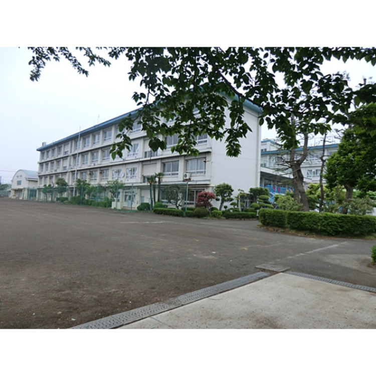 周辺 第六中学校(約350m)