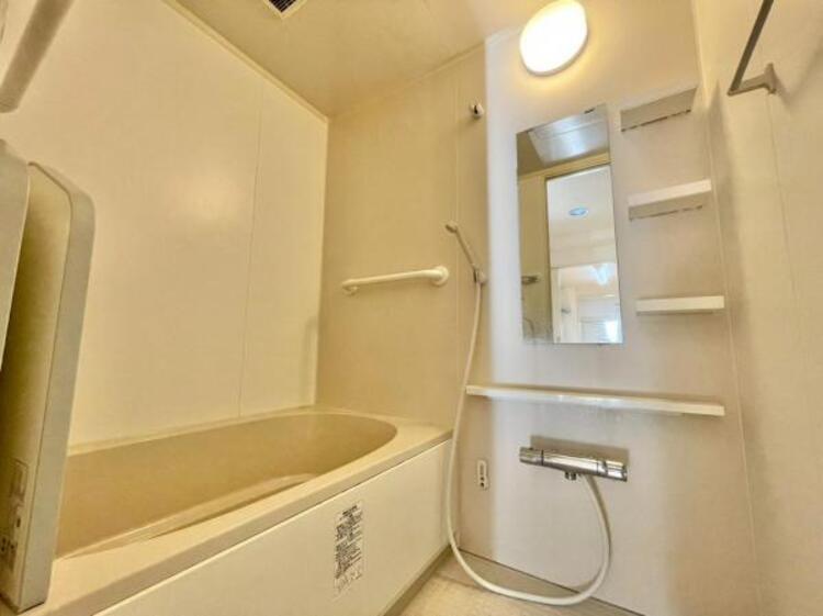 風呂 １日の疲れを癒してくれる広々とした浴室は癒しの空間としてカスタマイズが可能です。