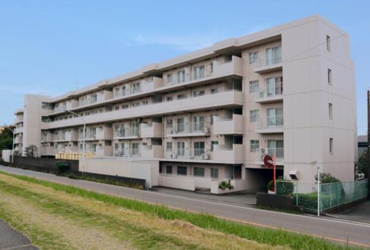 外観 「久地」駅徒歩12分　豊かな居住性とクオリティが見事に調和した住空間は住まうことの喜びを感じさせてくれます。