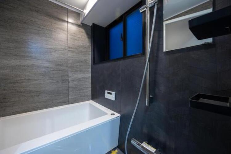 風呂 １日の疲れを癒してくれる広々とした浴室は癒しの空間としてカスタマイズが可能です。