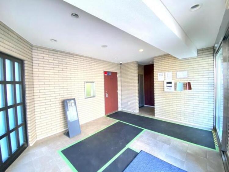 その他 段差の小さい玄関はお子様にはもちろん、将来的にも安心できるポイントです。（2025.10.31）